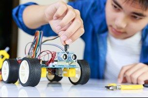 Kid creating machine/ robot